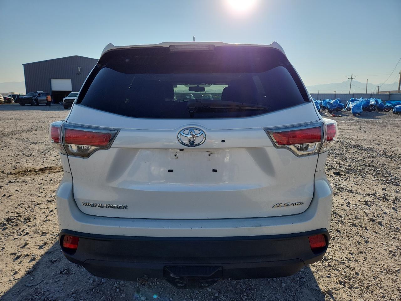 2016 TOYOTA HIGHLANDER