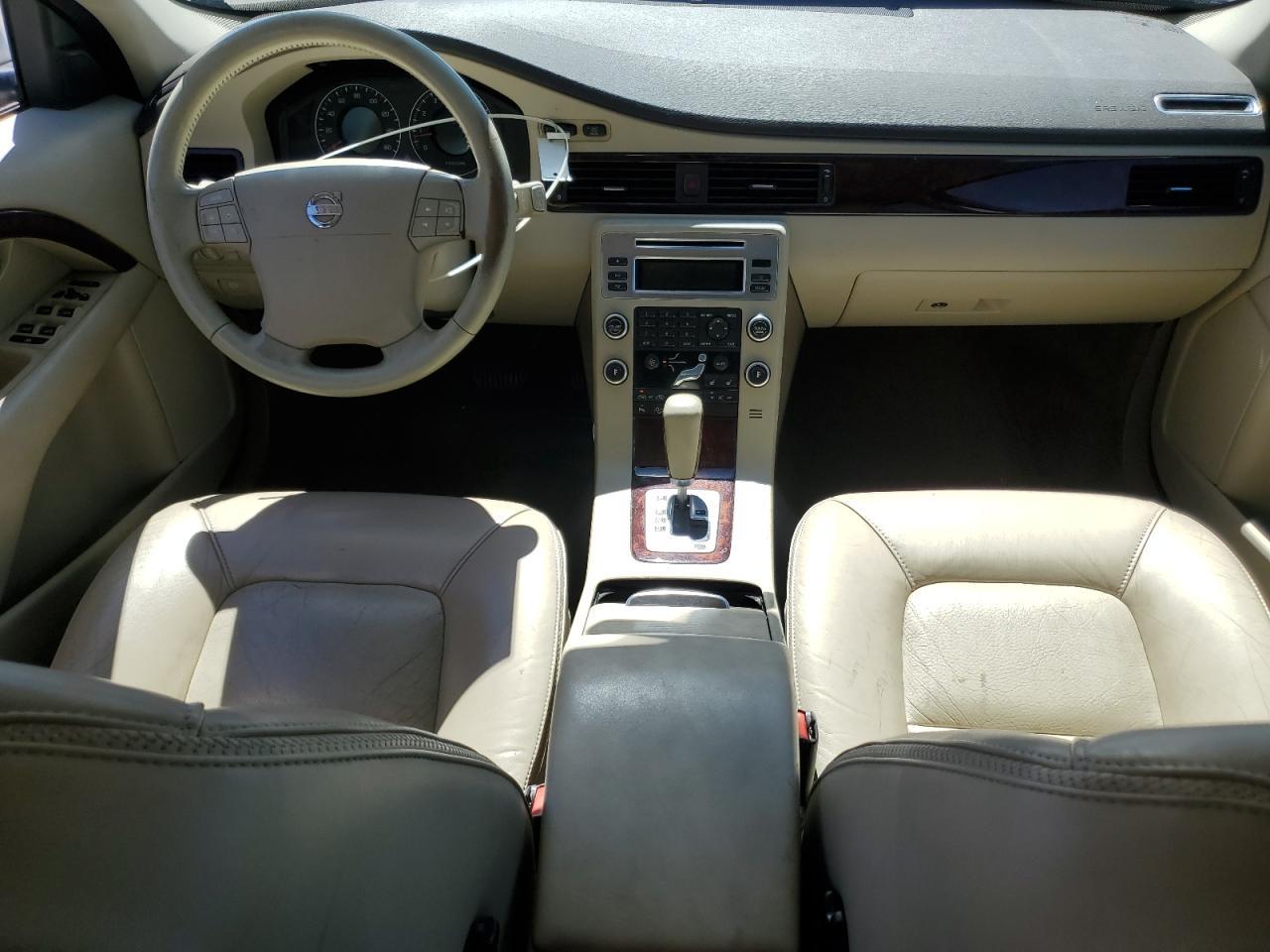 2008 VOLVO XC70