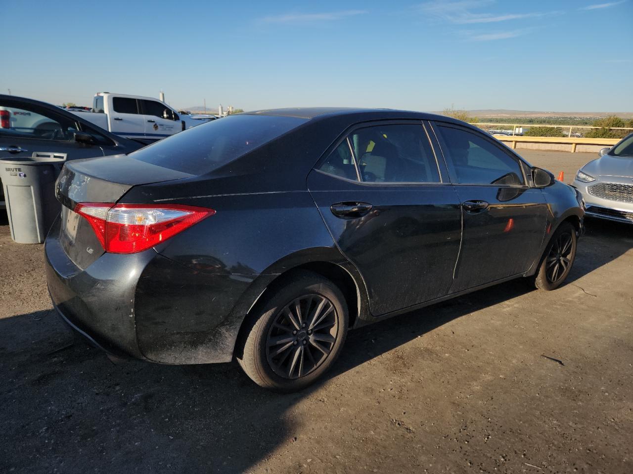 2015 TOYOTA COROLLA