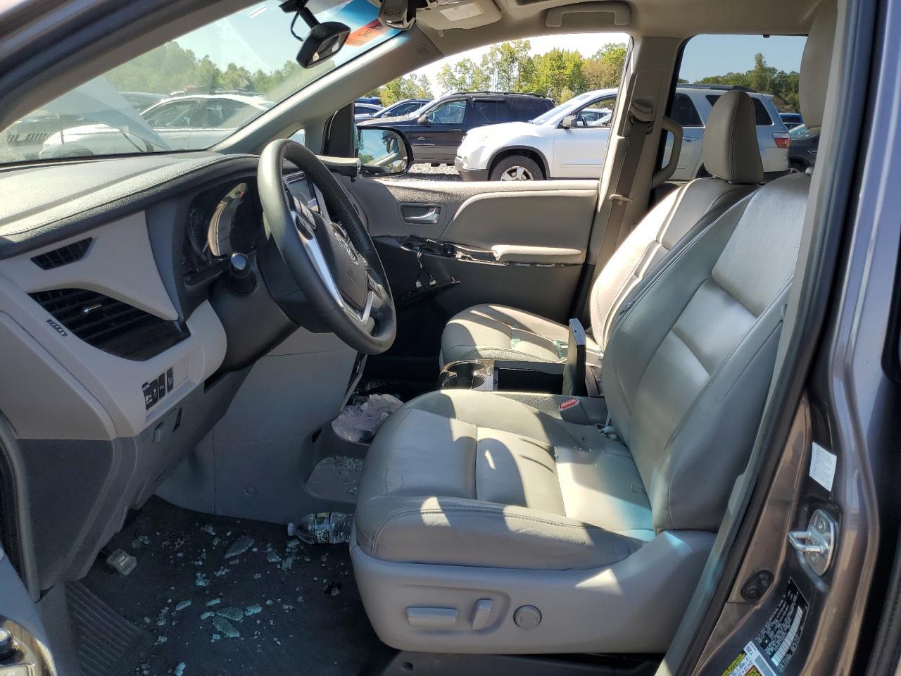 2015 TOYOTA SIENNA