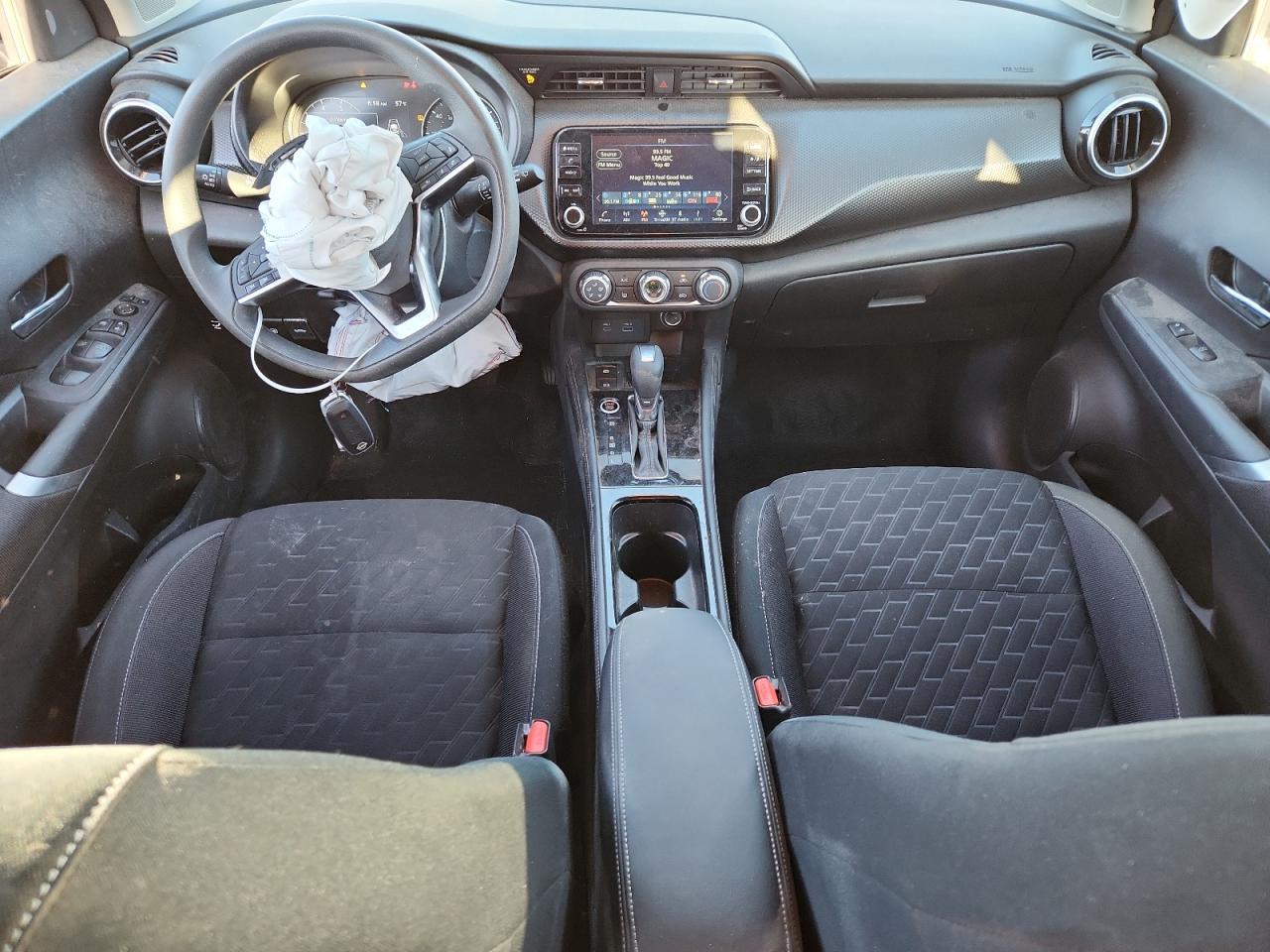 2024 NISSAN KICKS