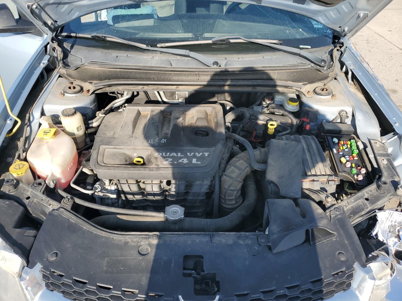2013 DODGE Avenger