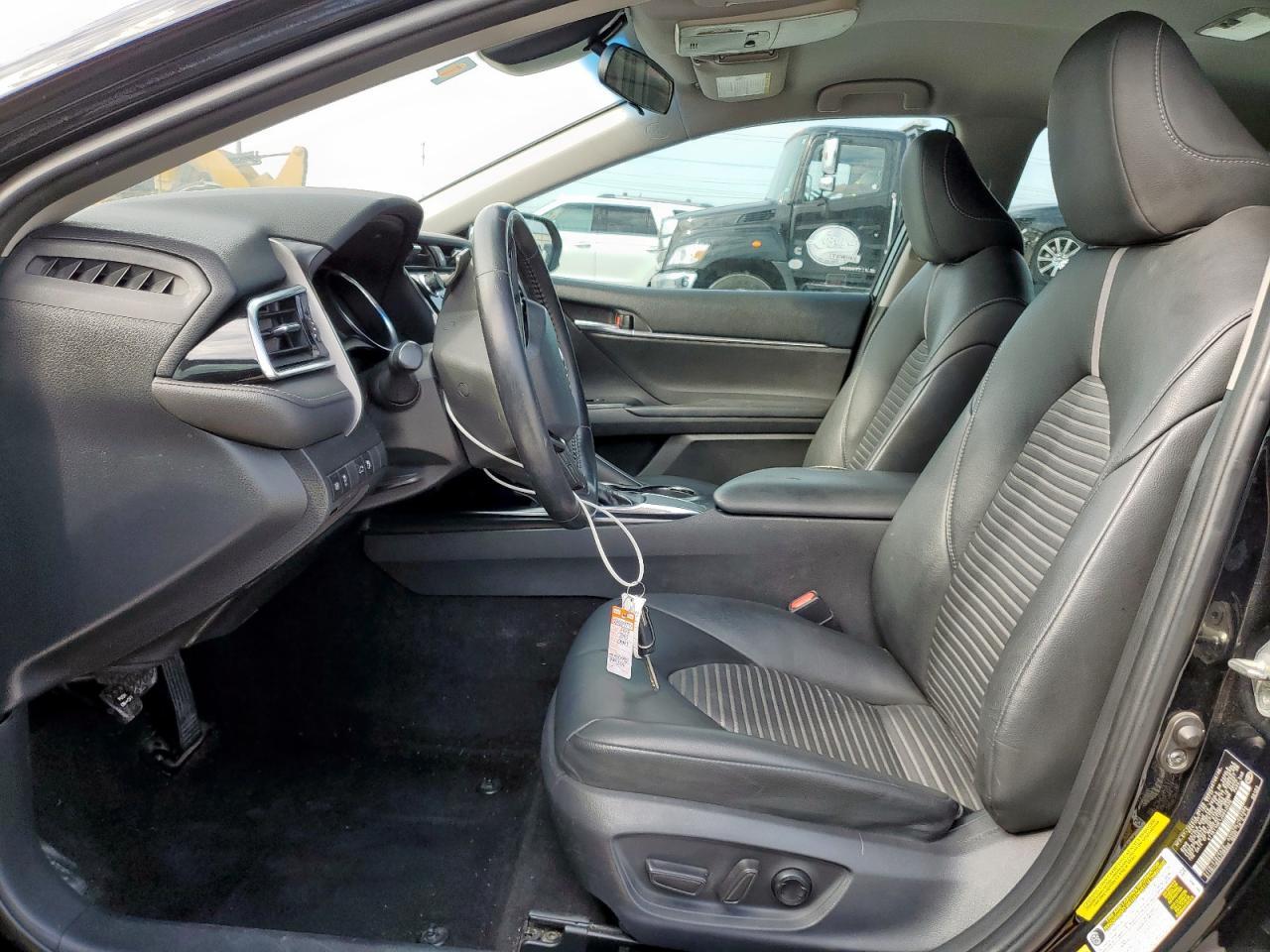 2018 TOYOTA CAMRY