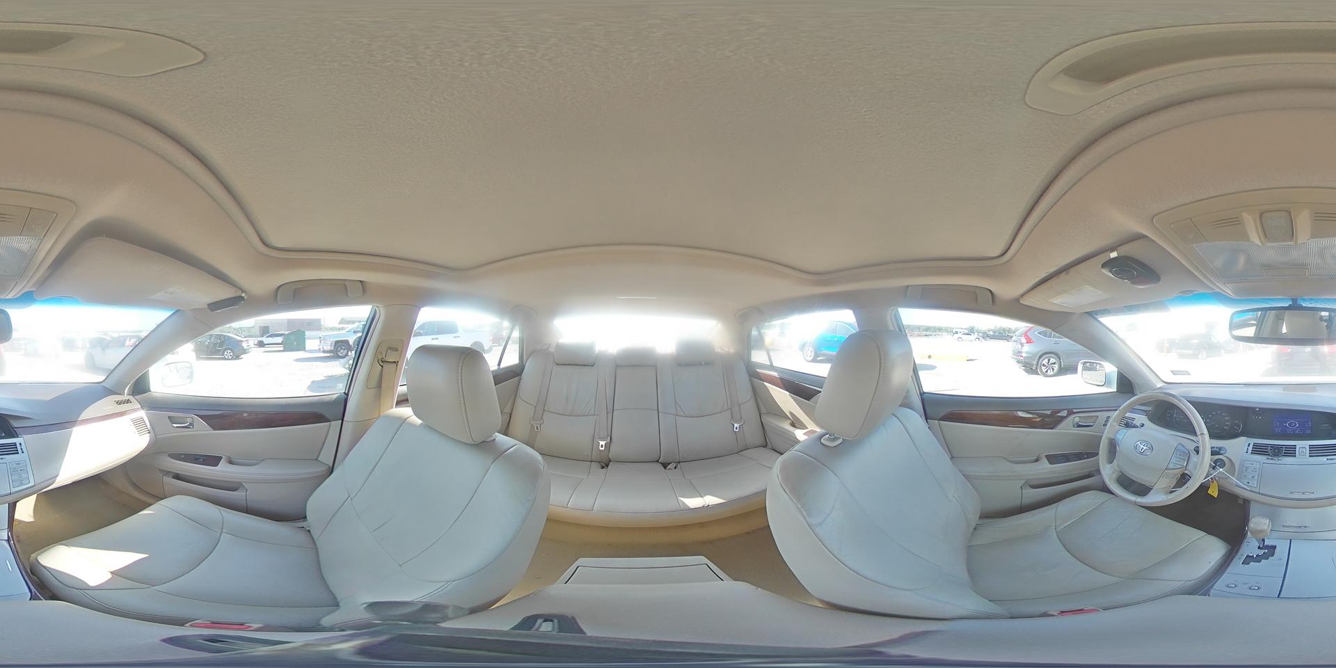 2010 TOYOTA Avalon