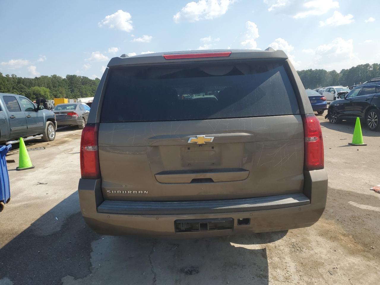 2016 CHEVROLET Suburban