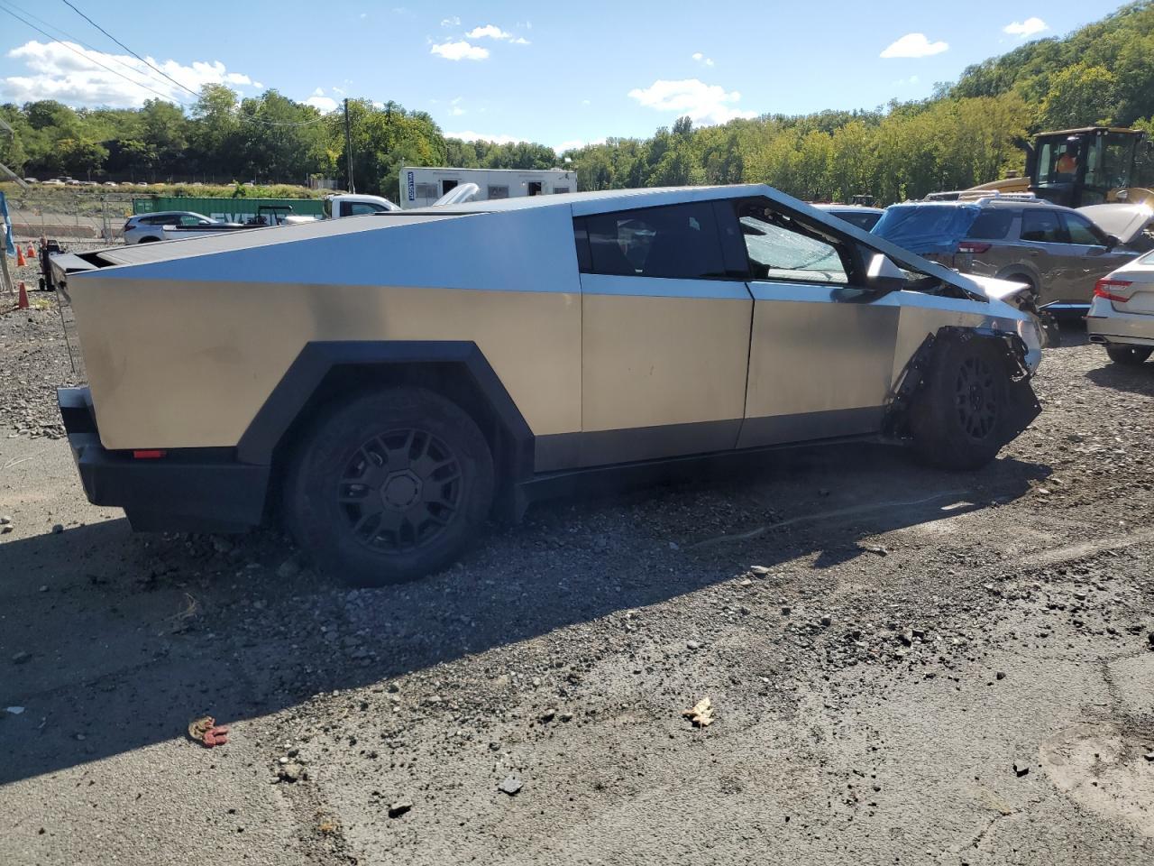 2024 TESLA Cybertruck