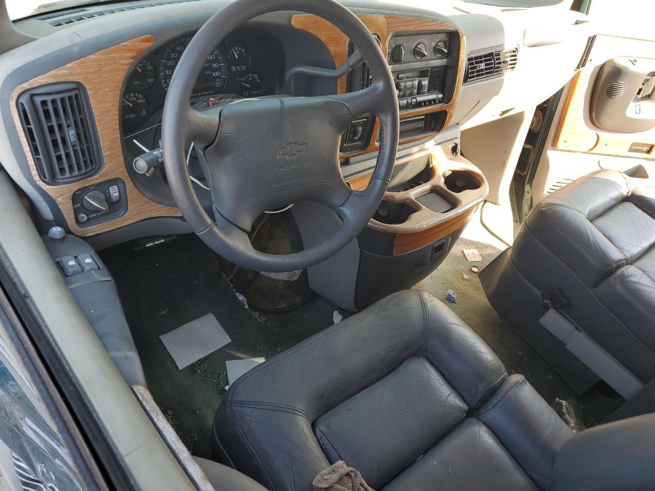 1996 CHEVROLET G10