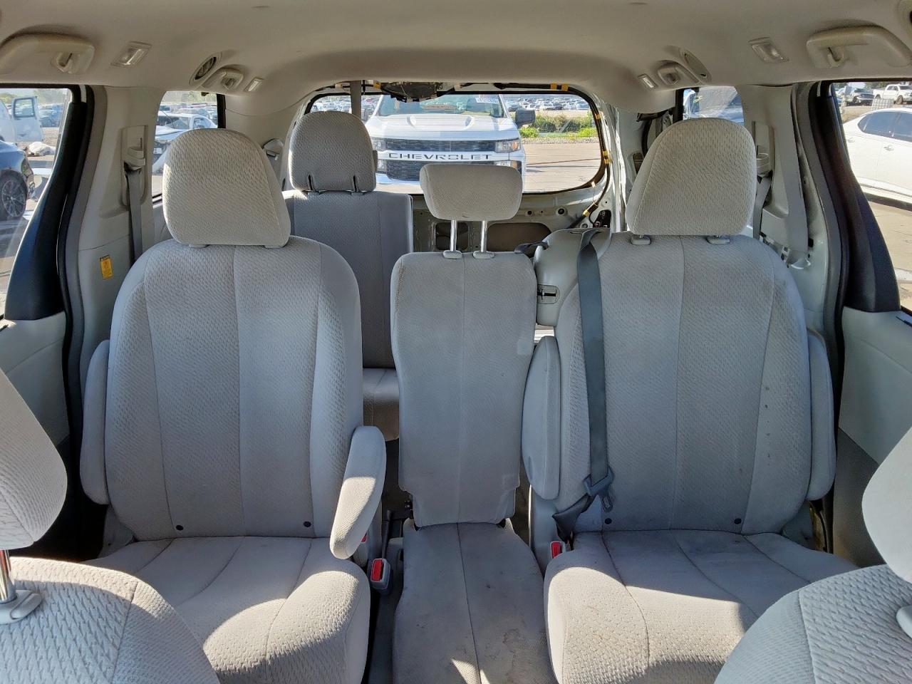 2012 TOYOTA SIENNA