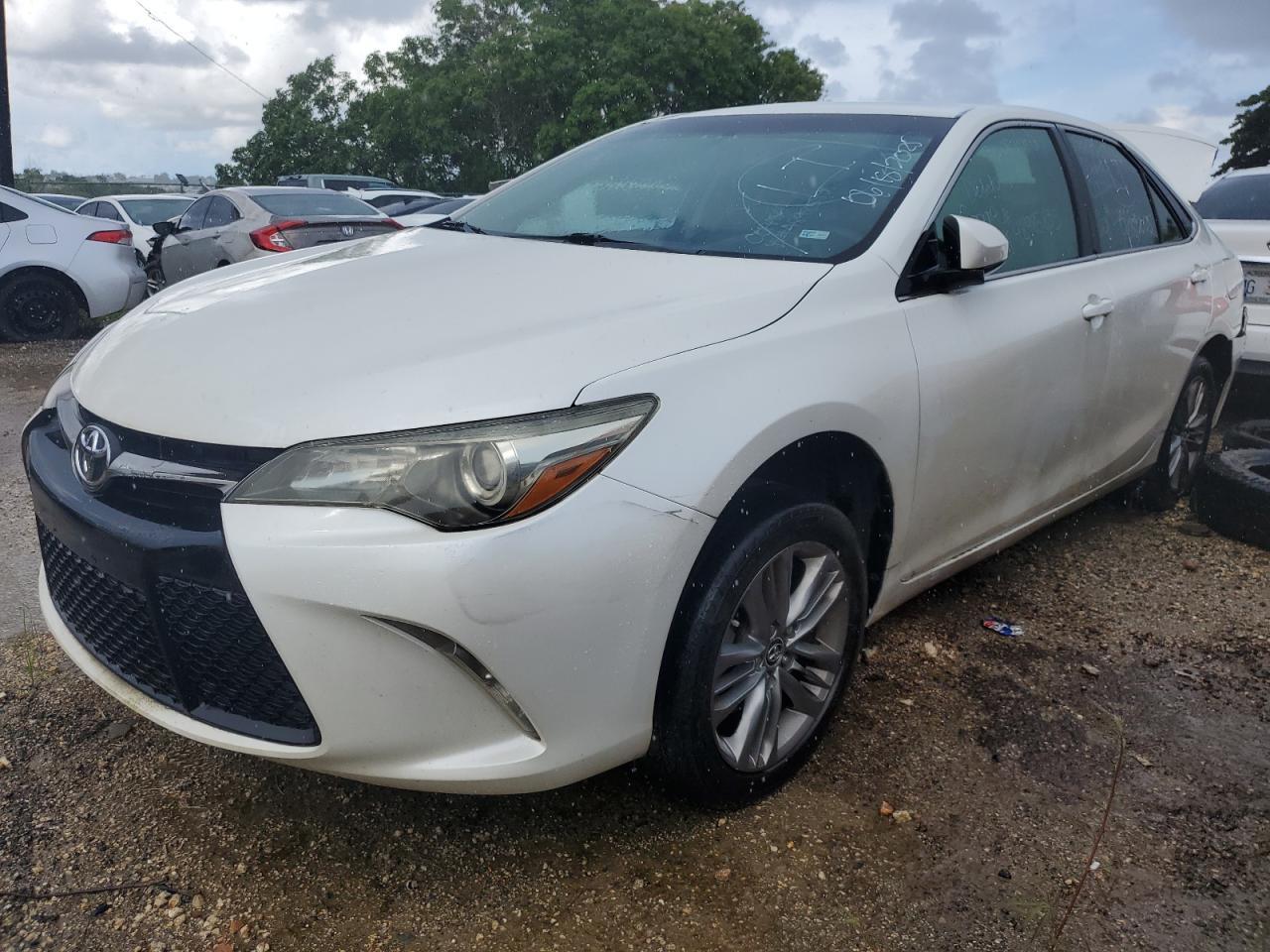 2015 TOYOTA CAMRY