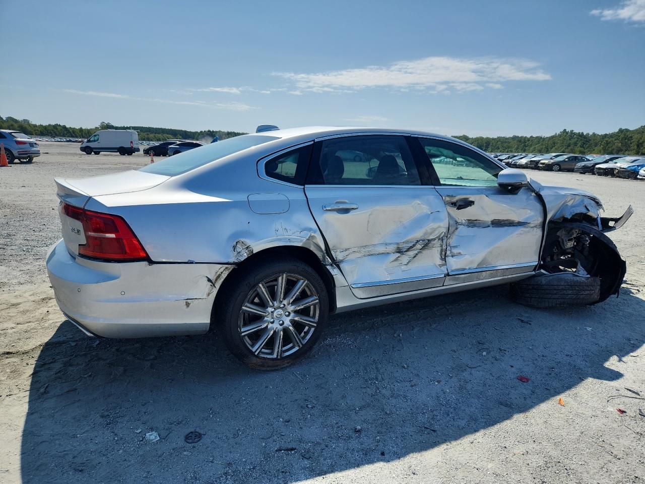 2018 VOLVO S90
