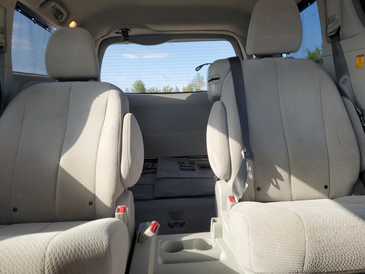 2013 TOYOTA SIENNA