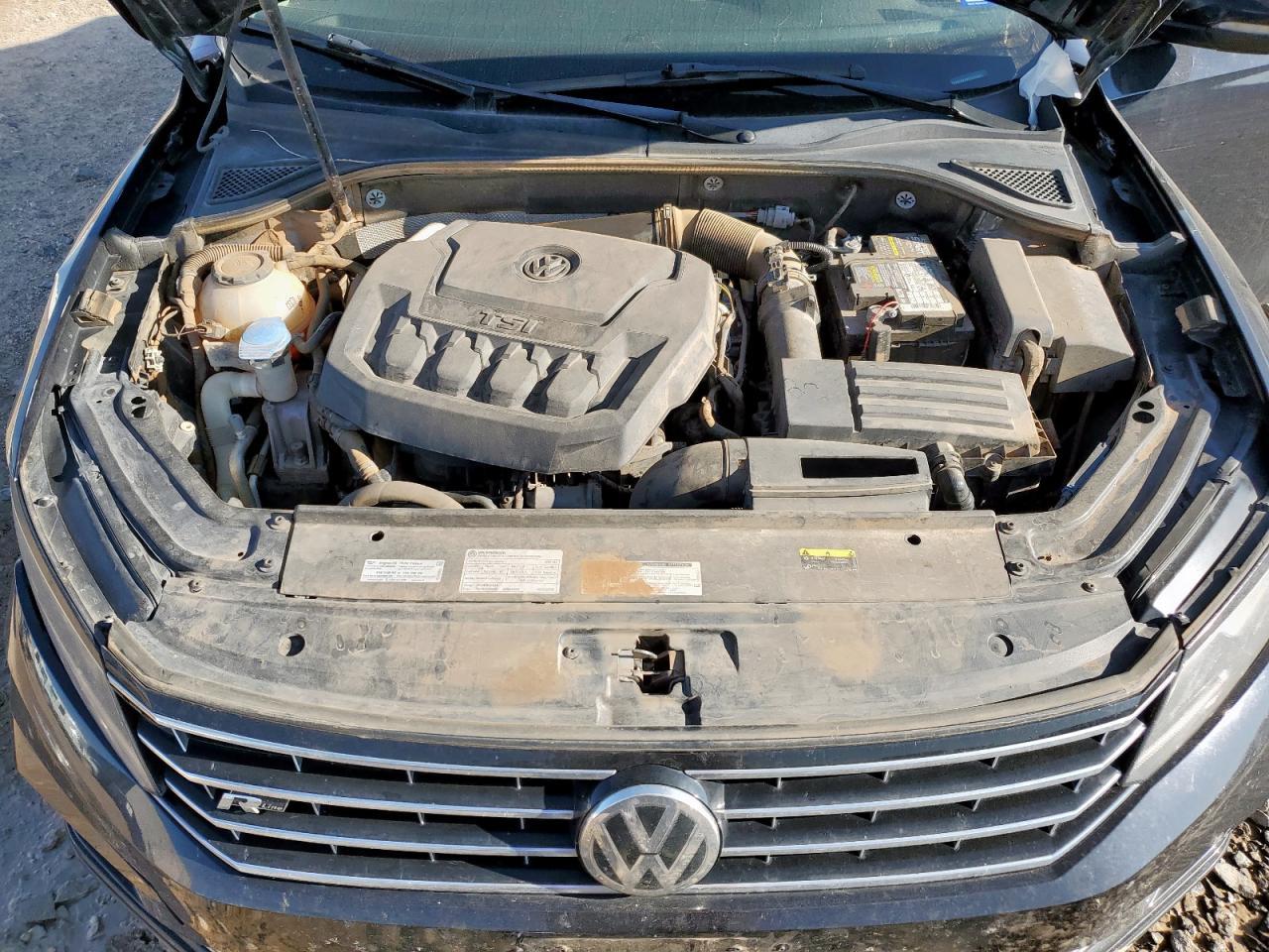 2018 VOLKSWAGEN Passat