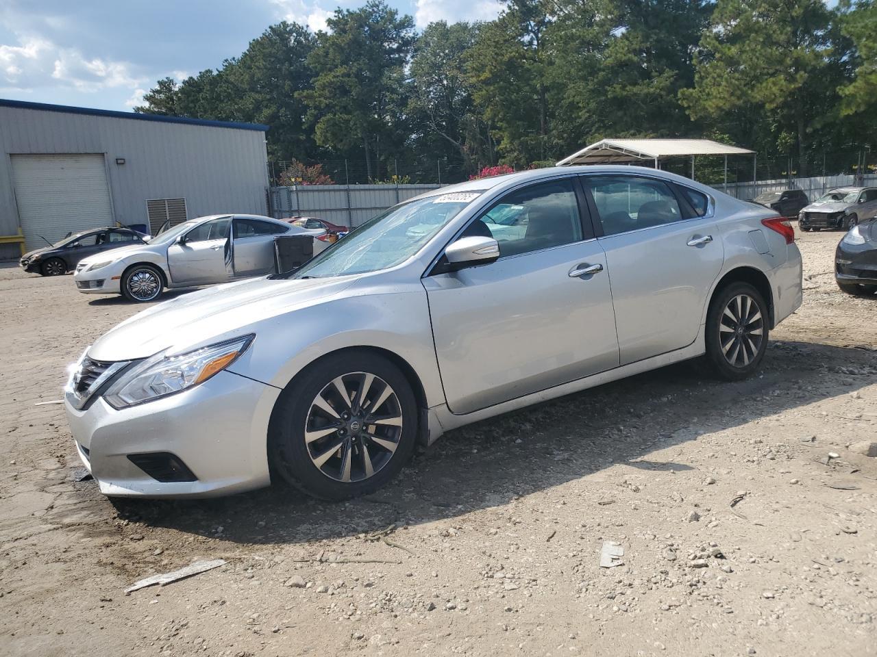 2017 NISSAN ALTIMA