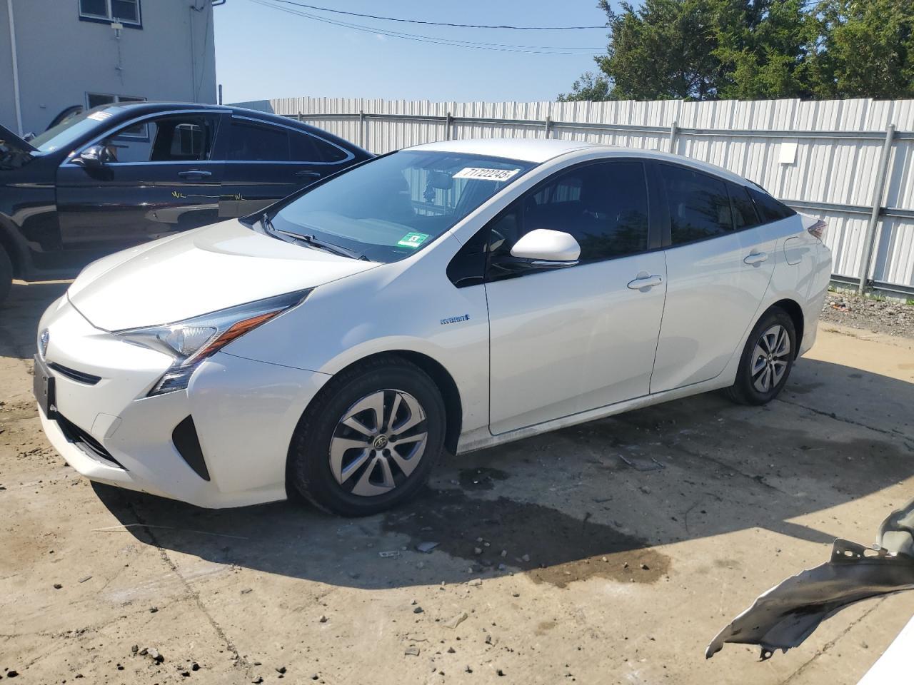2016 TOYOTA PRIUS