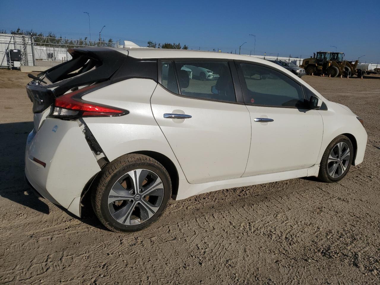 2021 NISSAN LEAF