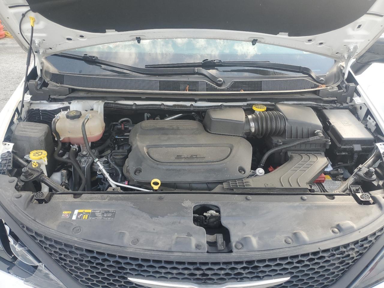 2024 CHRYSLER Voyager