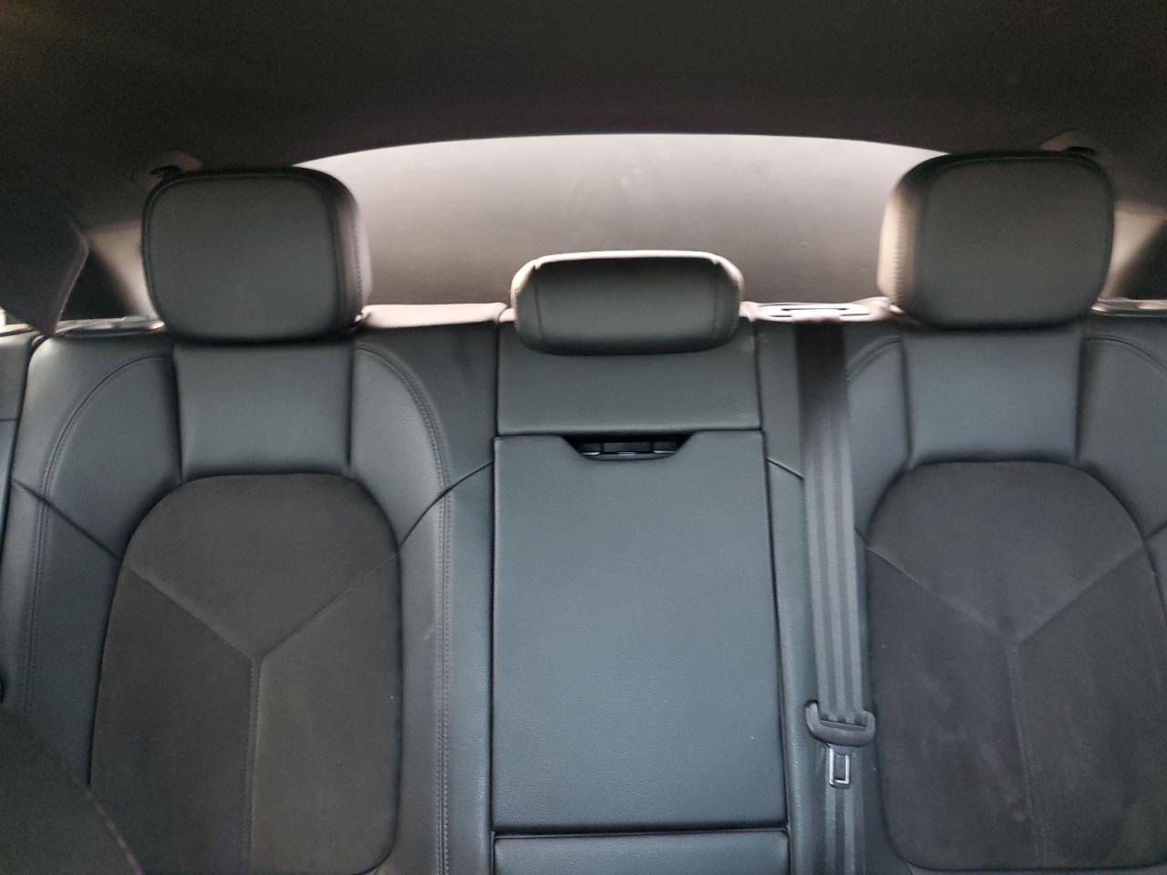 2019 PORSCHE Macan
