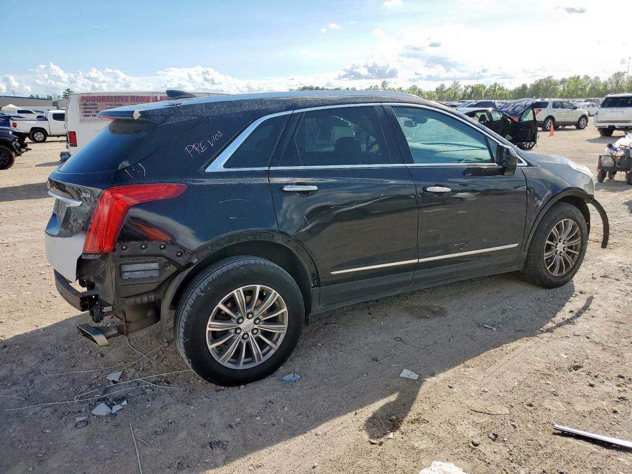2017 CADILLAC XT5