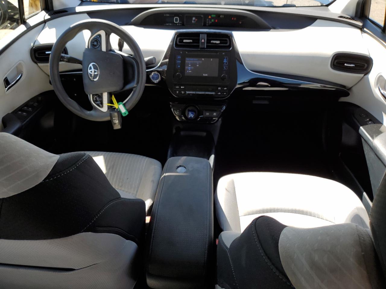 2016 TOYOTA PRIUS