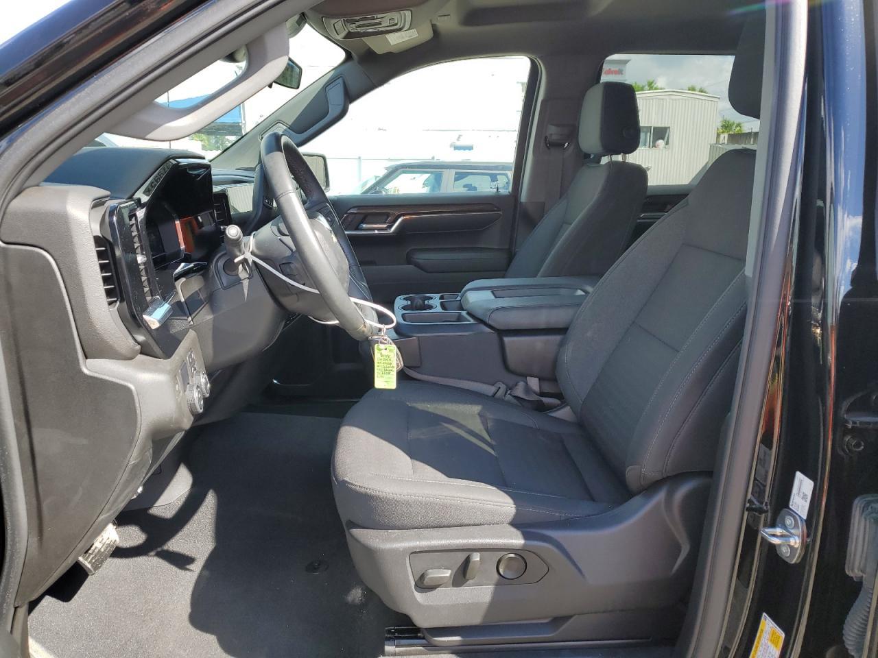 2024 CHEVROLET Silverado