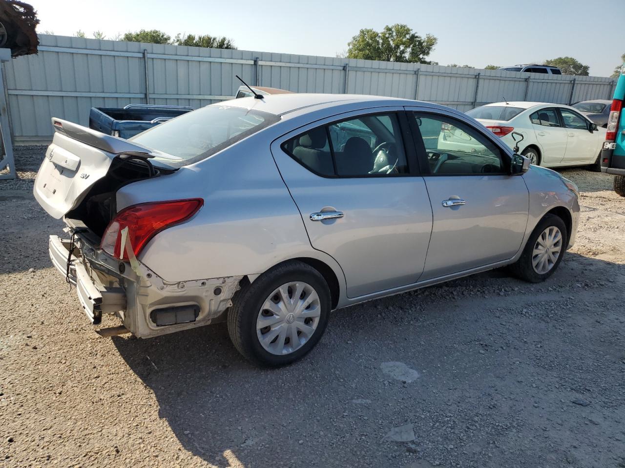 2019 NISSAN VERSA