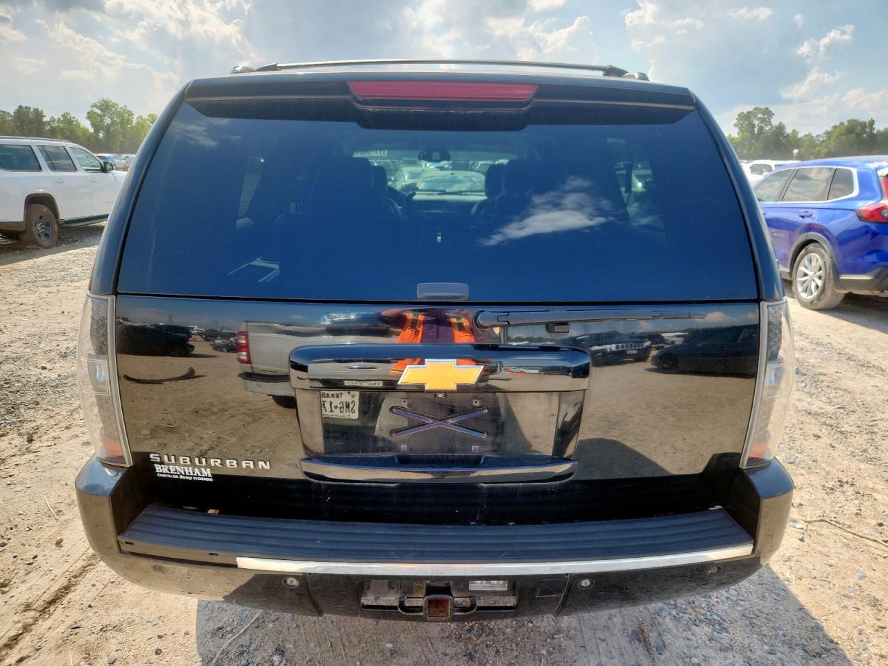 2014 CHEVROLET Suburban