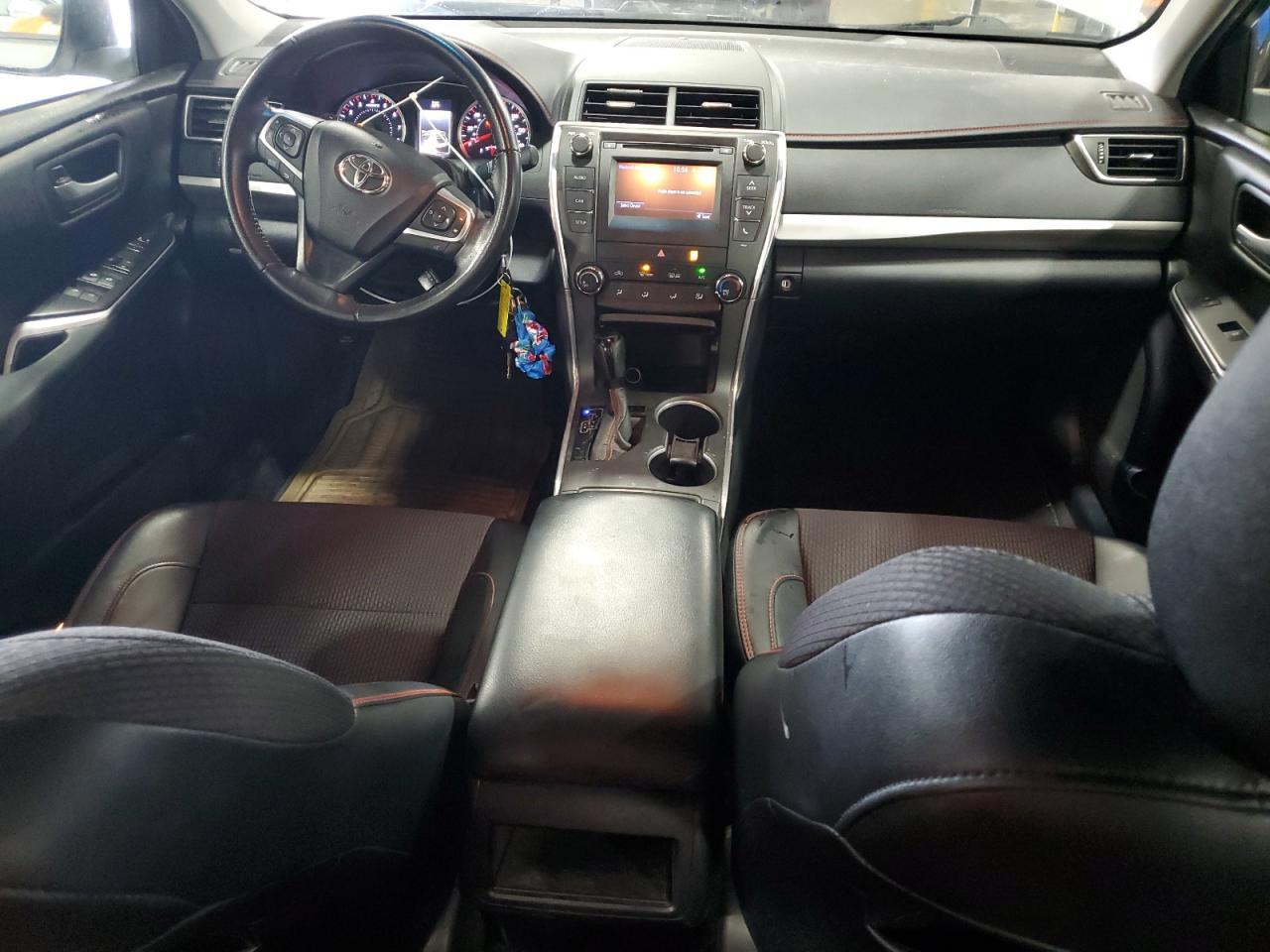 2016 TOYOTA CAMRY