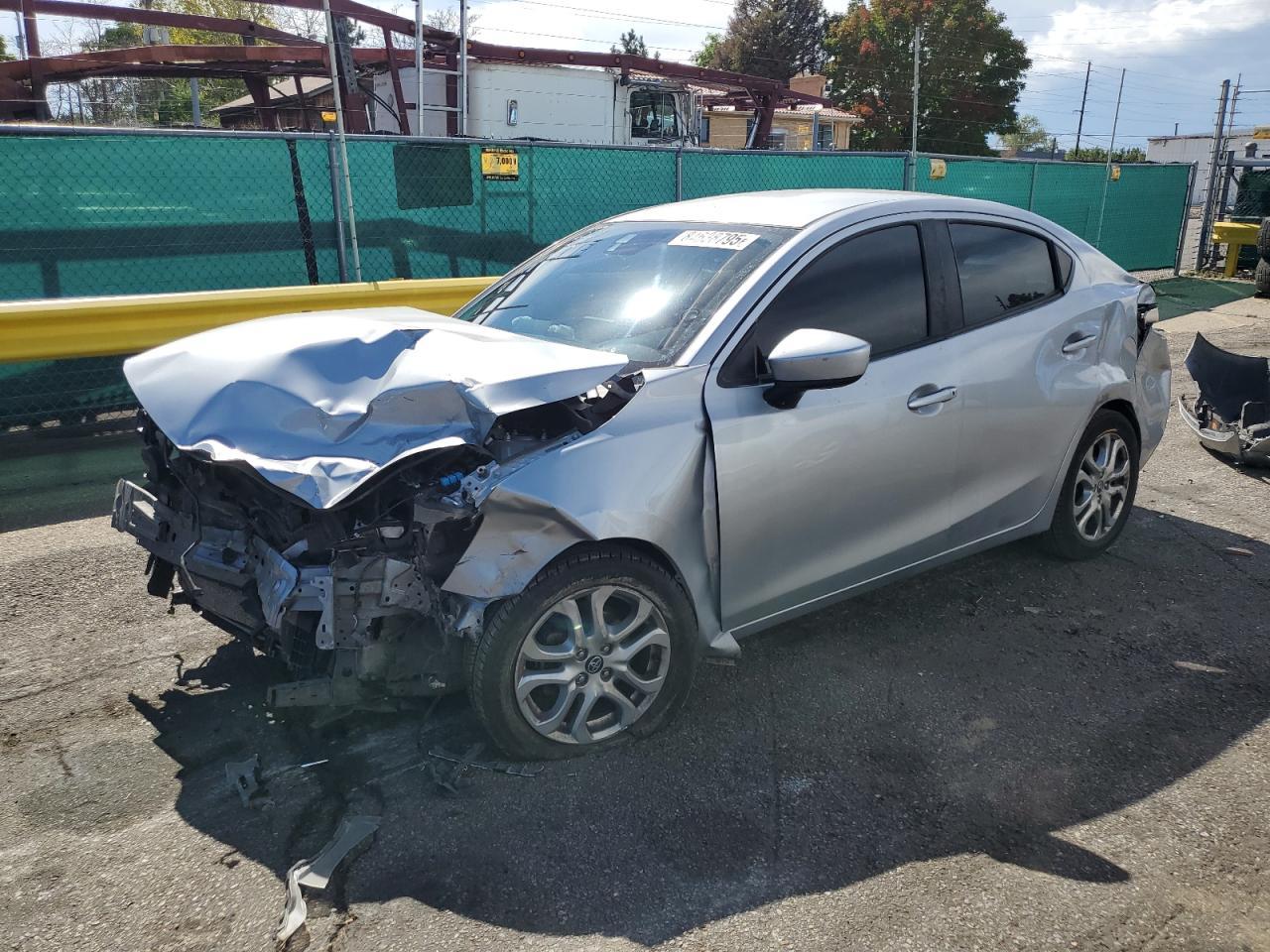 2017 TOYOTA YARIS