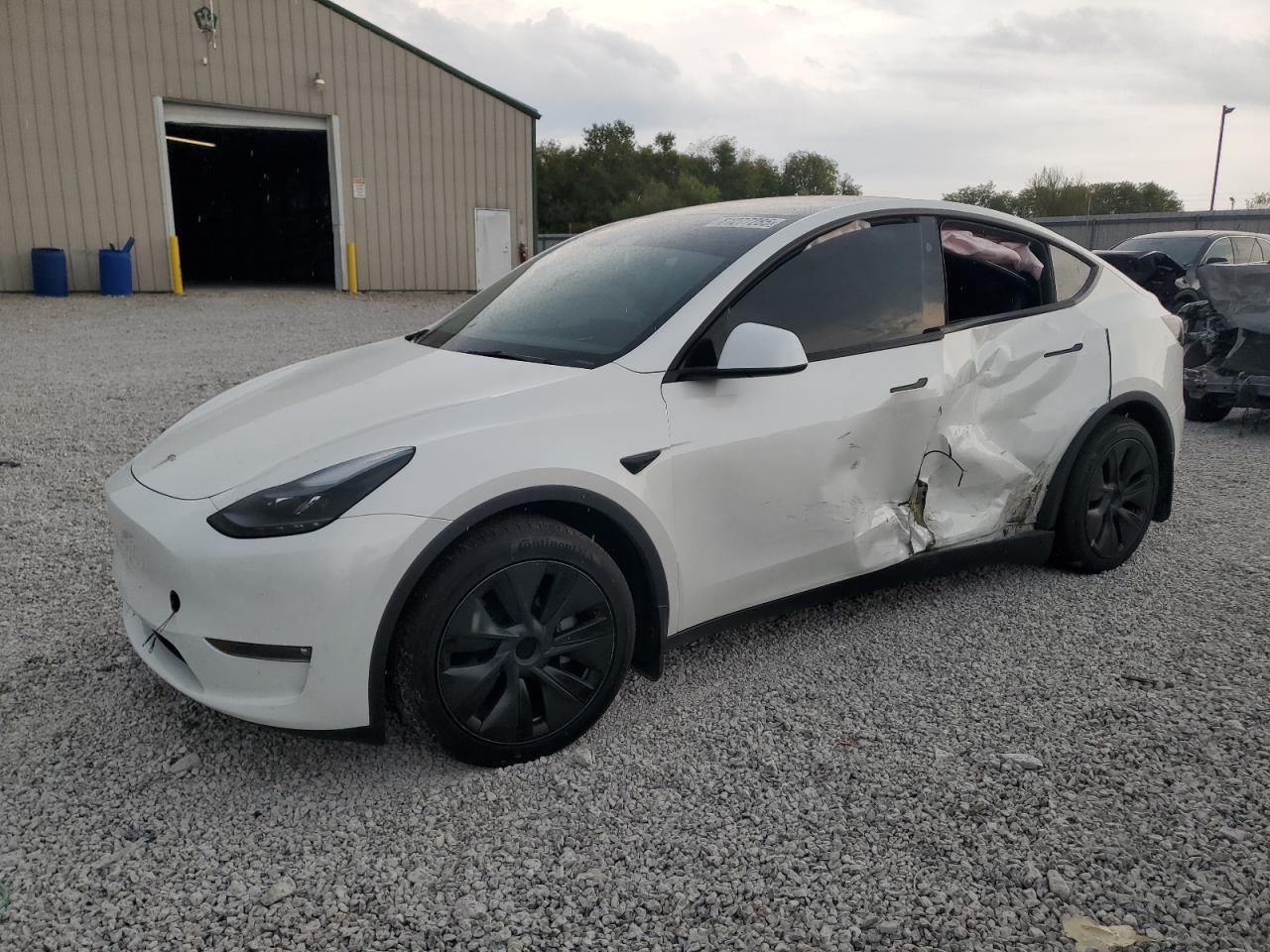 2024 TESLA MODEL Y