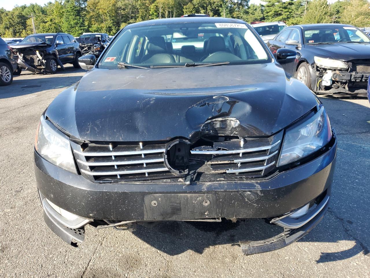 2014 VOLKSWAGEN Passat