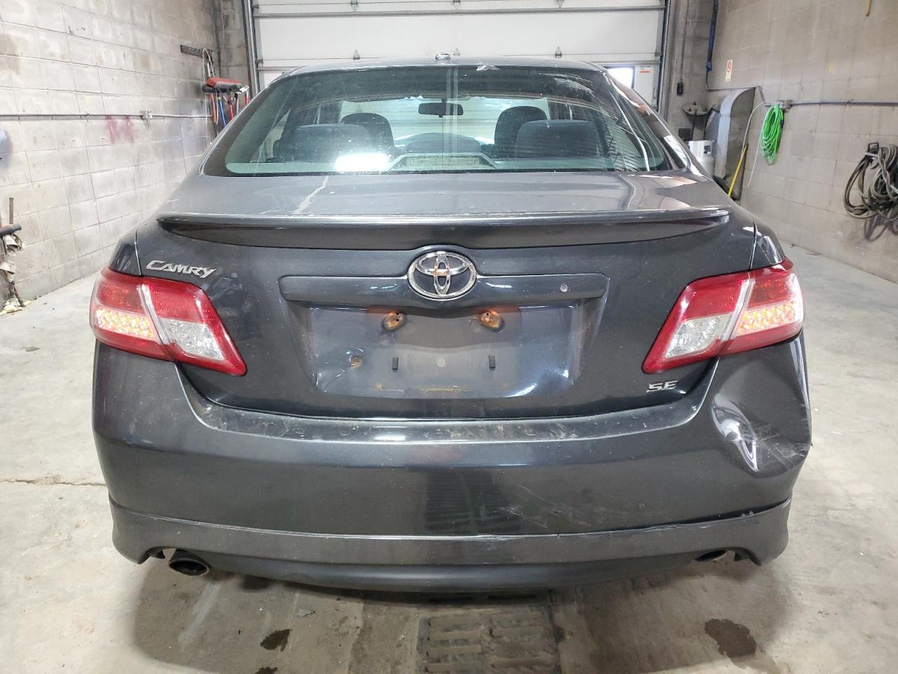 2011 TOYOTA CAMRY