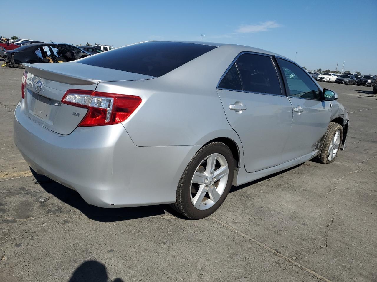 2014 TOYOTA CAMRY