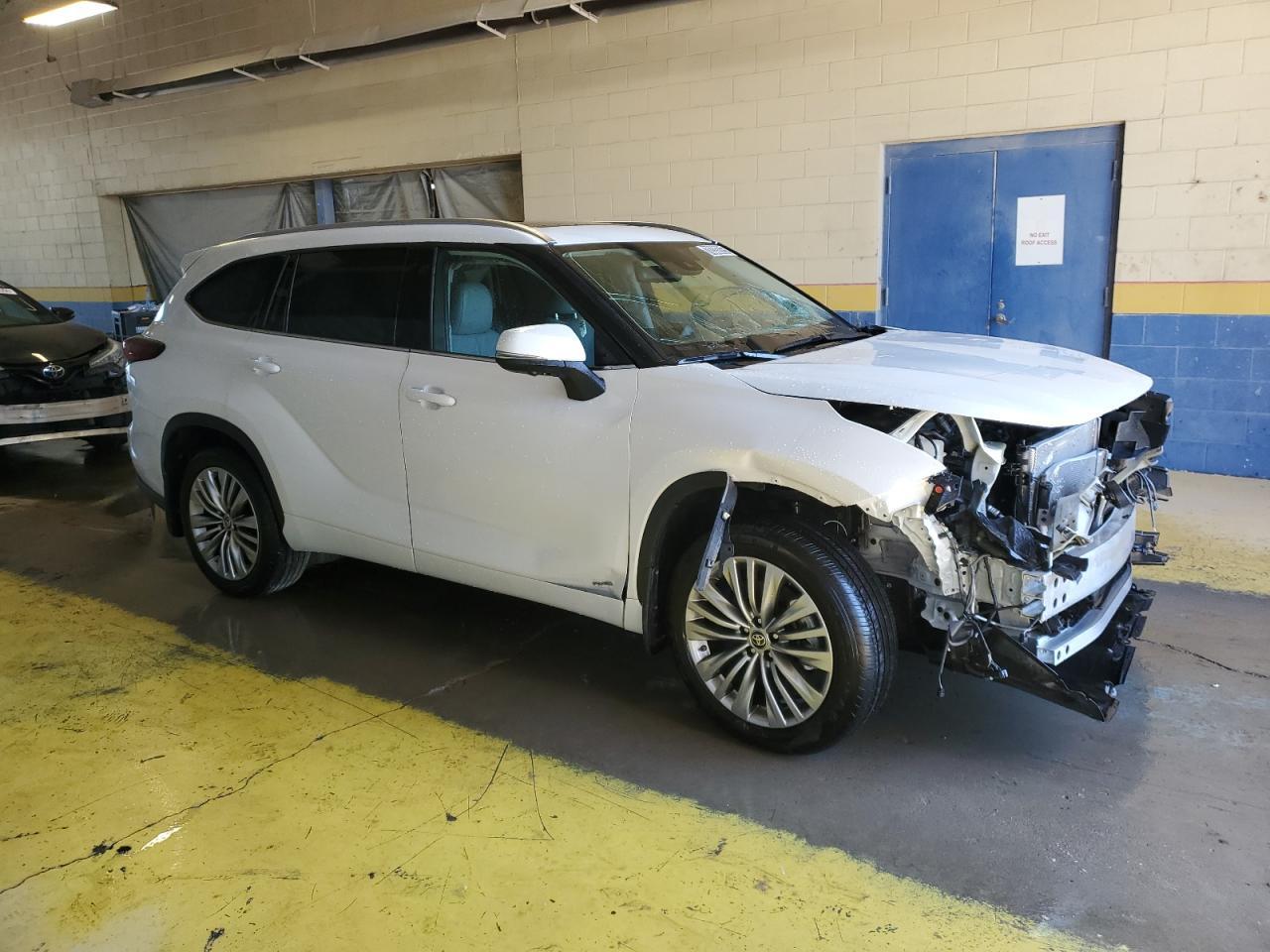 2025 TOYOTA HIGHLANDER