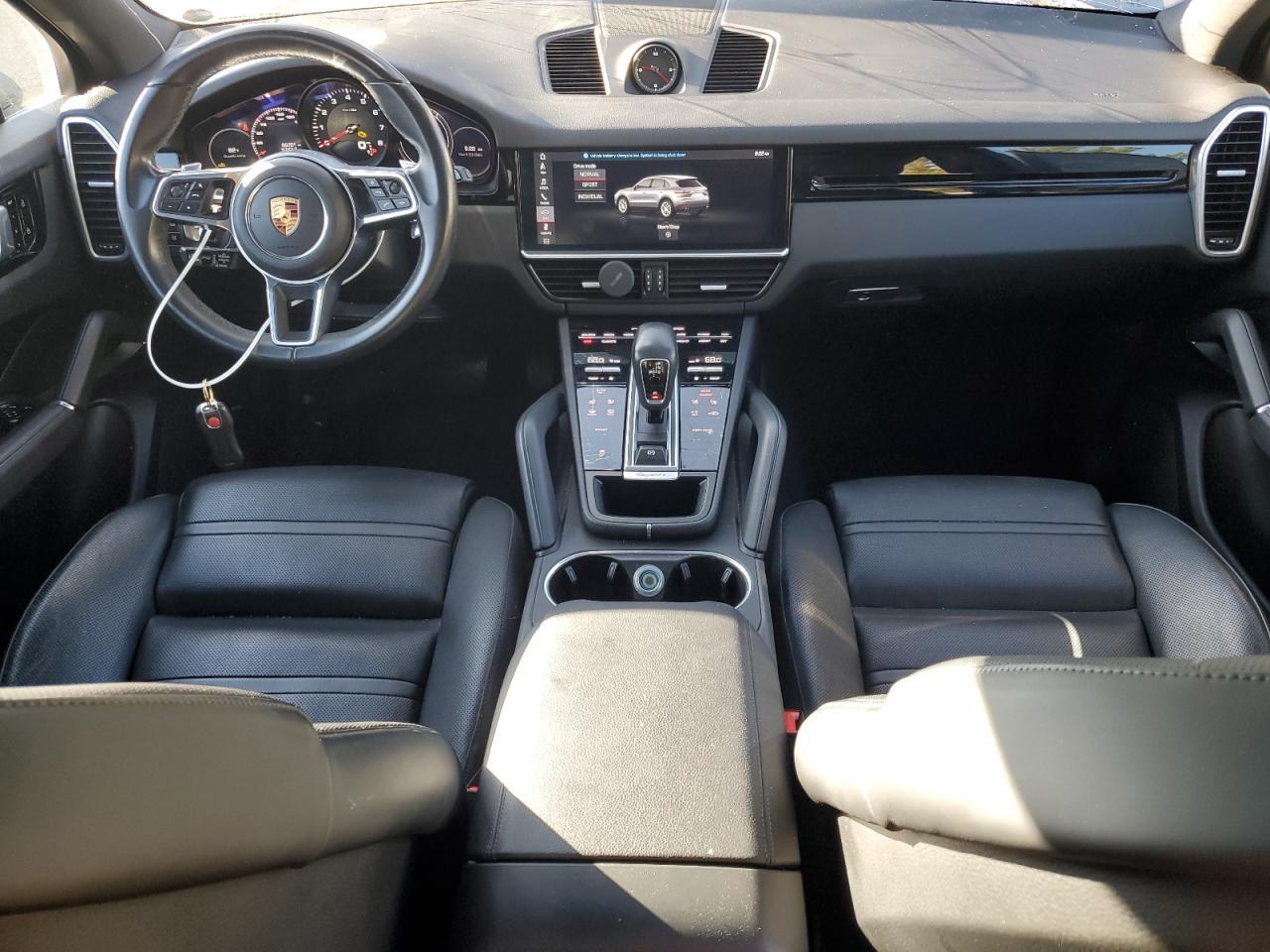 2019 PORSCHE CAYENNE