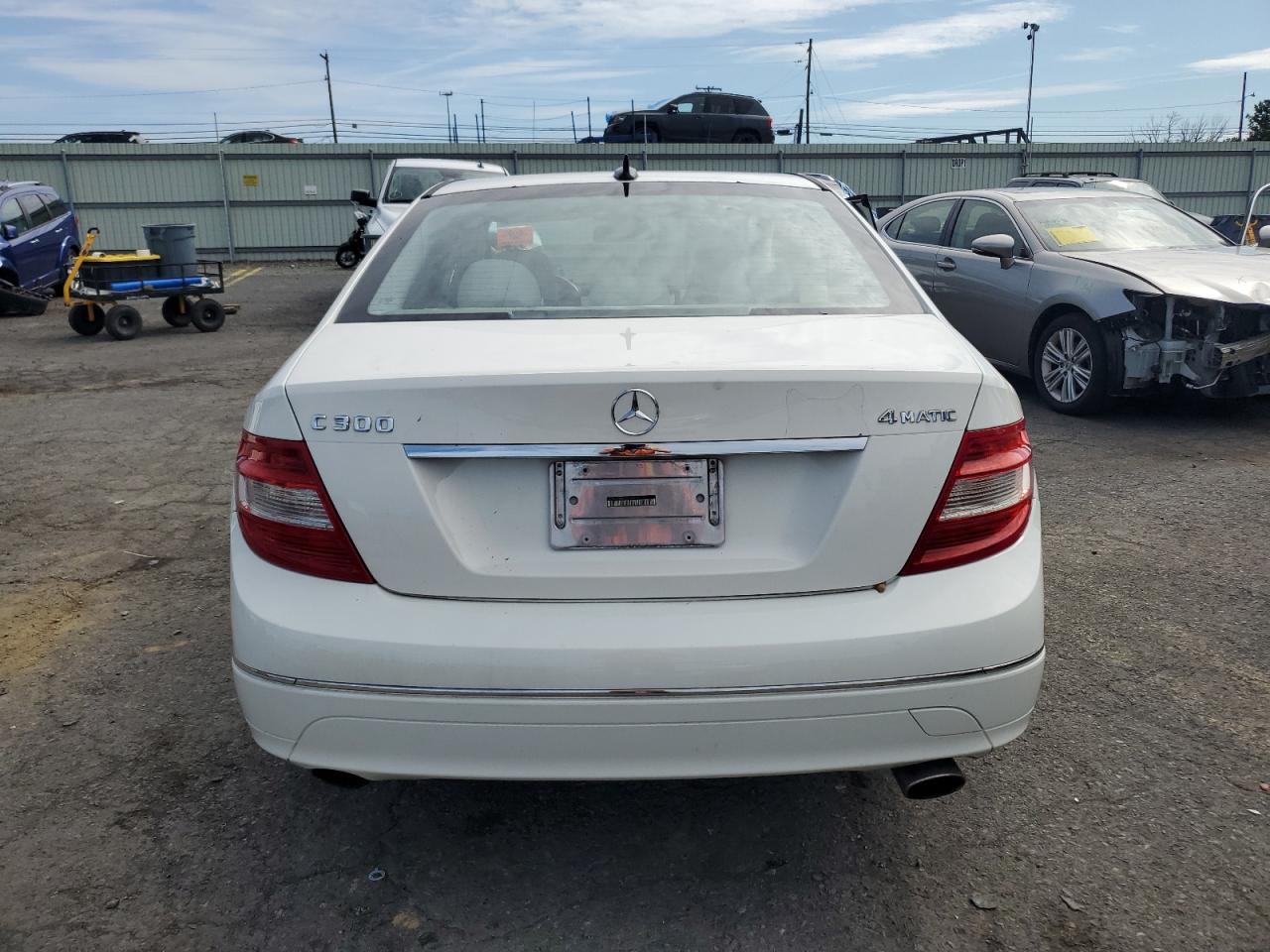 2011 MERCEDES-BENZ C-CLASS
