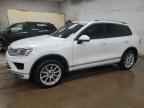 2016 VOLKSWAGEN Touareg