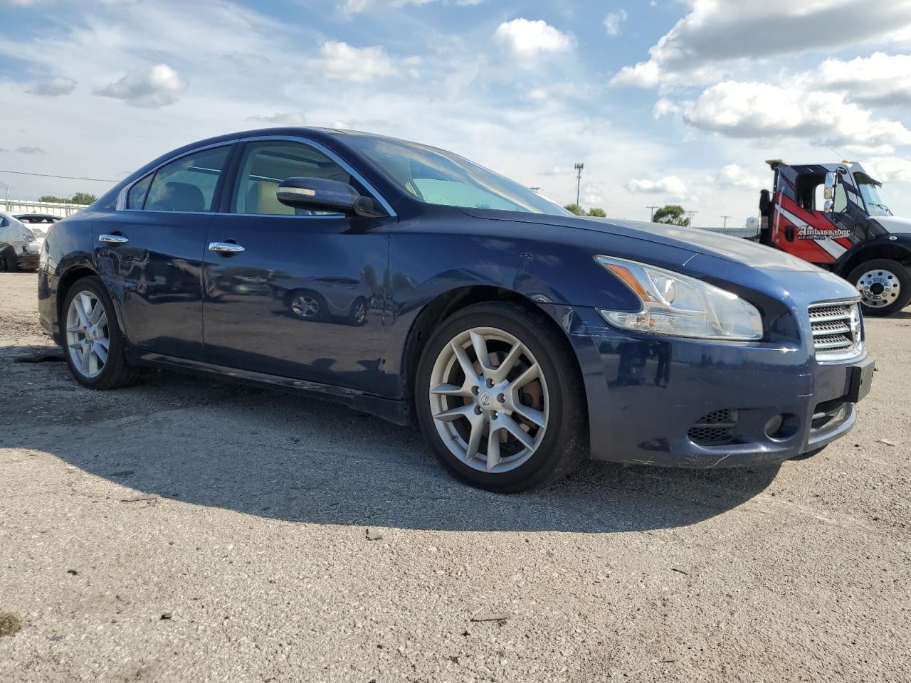 2010 NISSAN Maxima