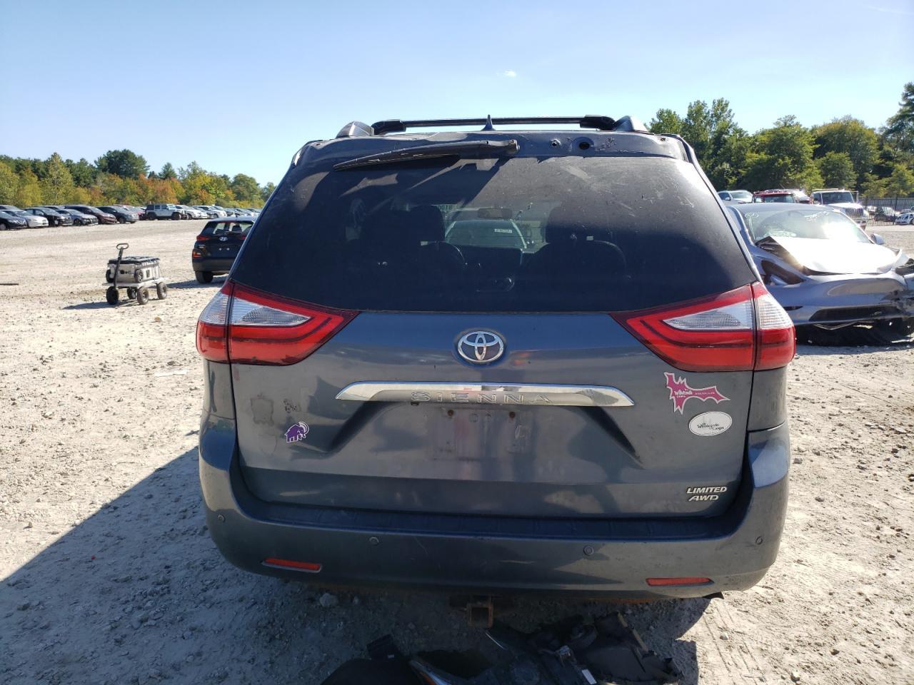 2016 TOYOTA SIENNA