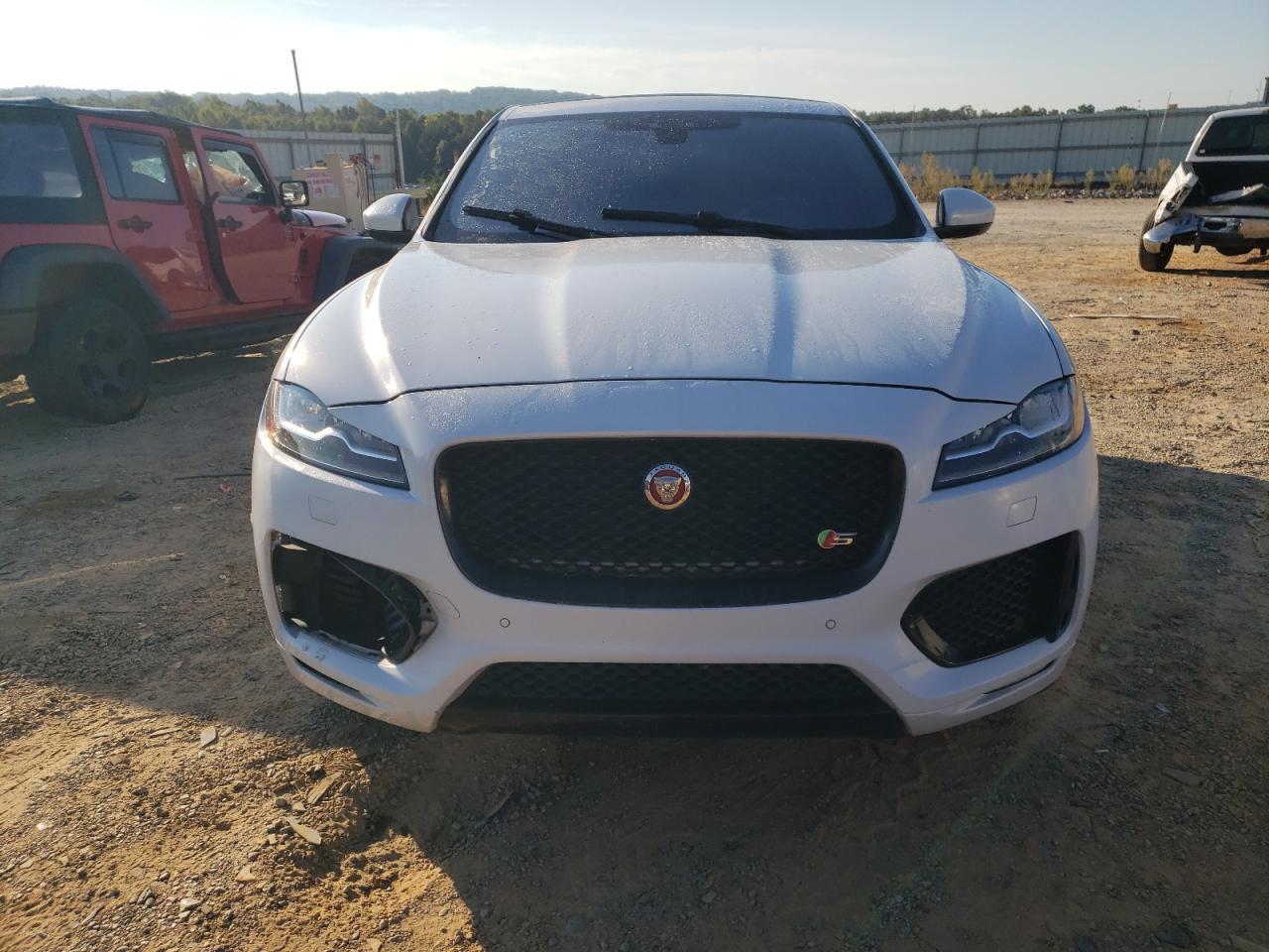 2017 JAGUAR F-Pace