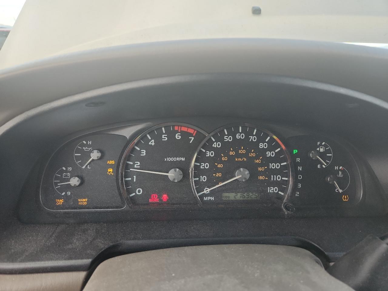 2005 TOYOTA Sequoia