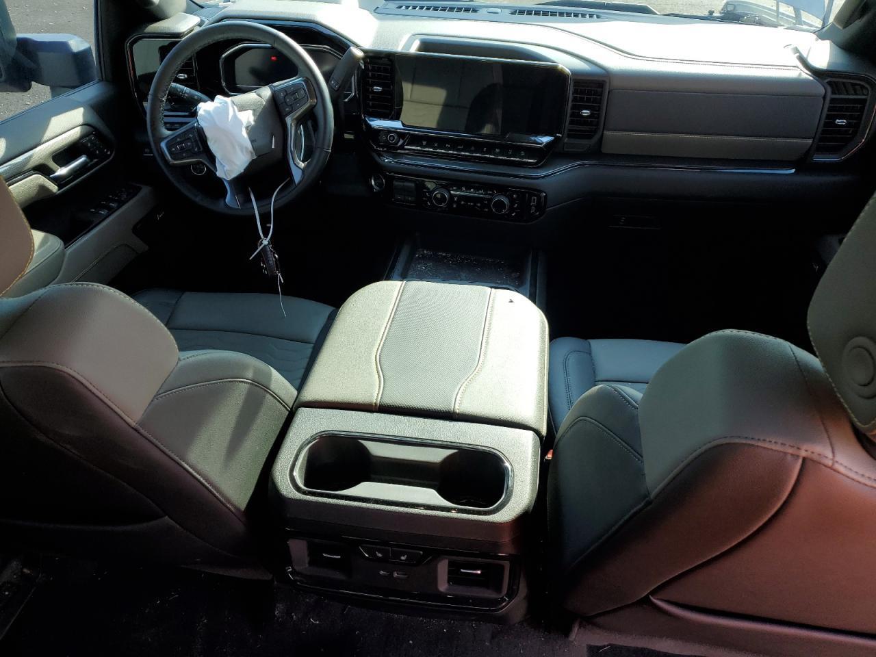 2025 CHEVROLET Silverado