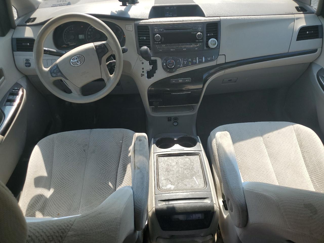 2013 TOYOTA SIENNA
