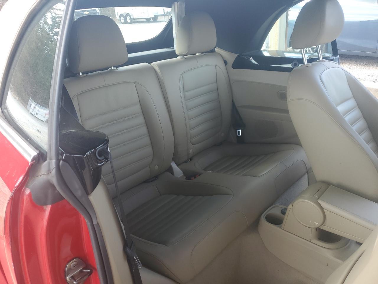 2013 VOLKSWAGEN Beetle