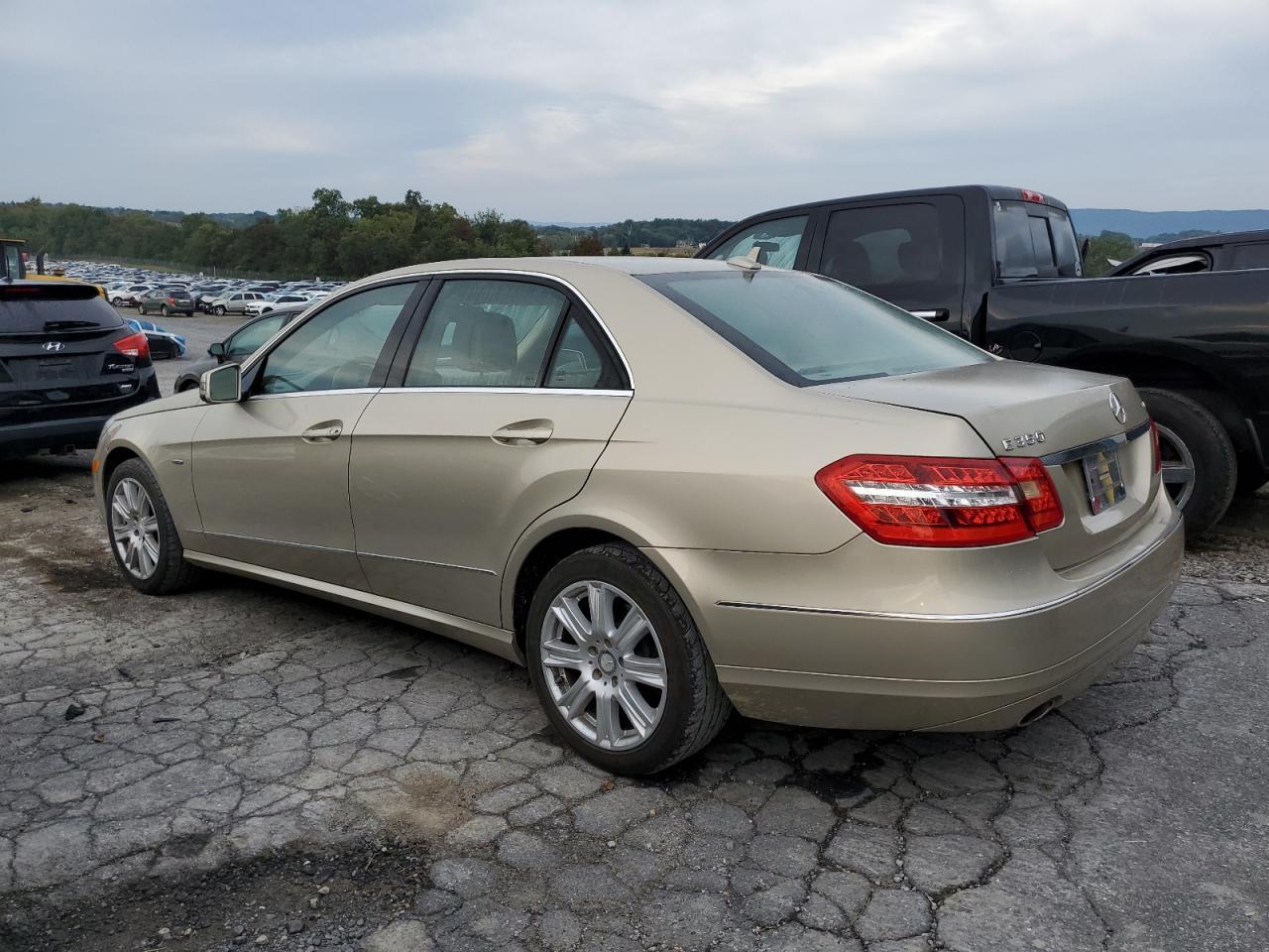 2012 MERCEDES-BENZ E-Class
