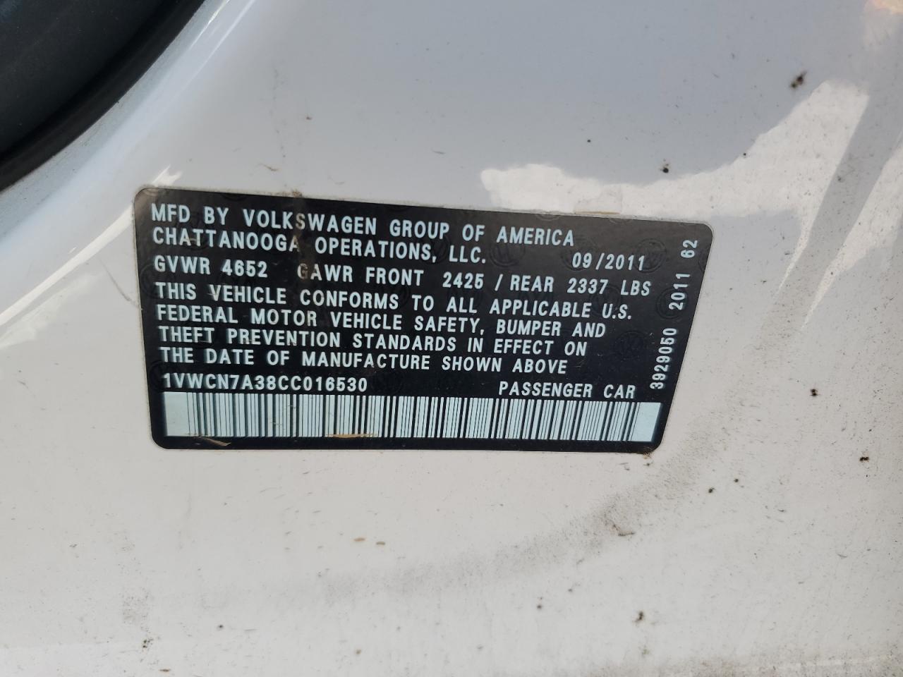 2012 VOLKSWAGEN Passat
