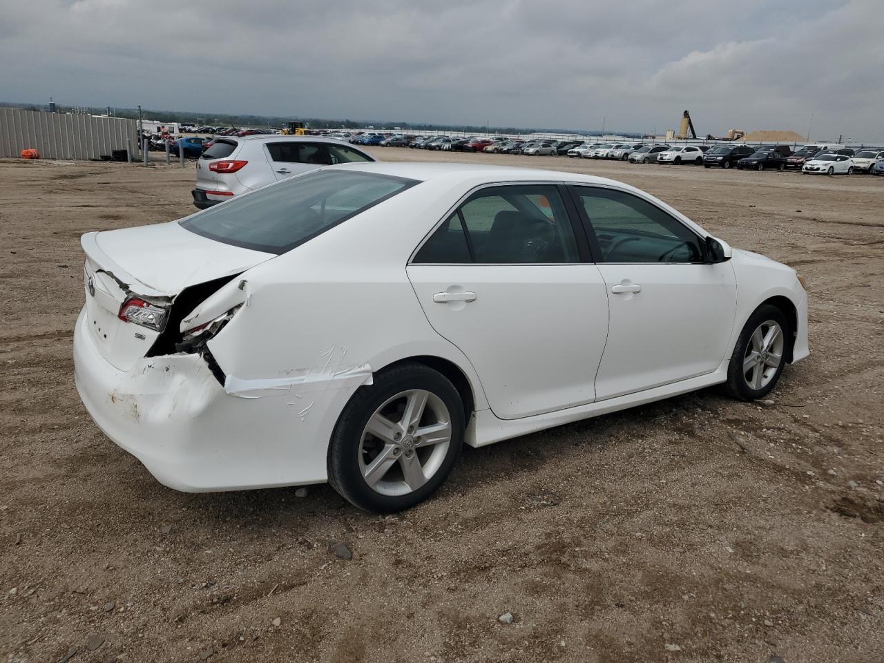 2014 TOYOTA CAMRY
