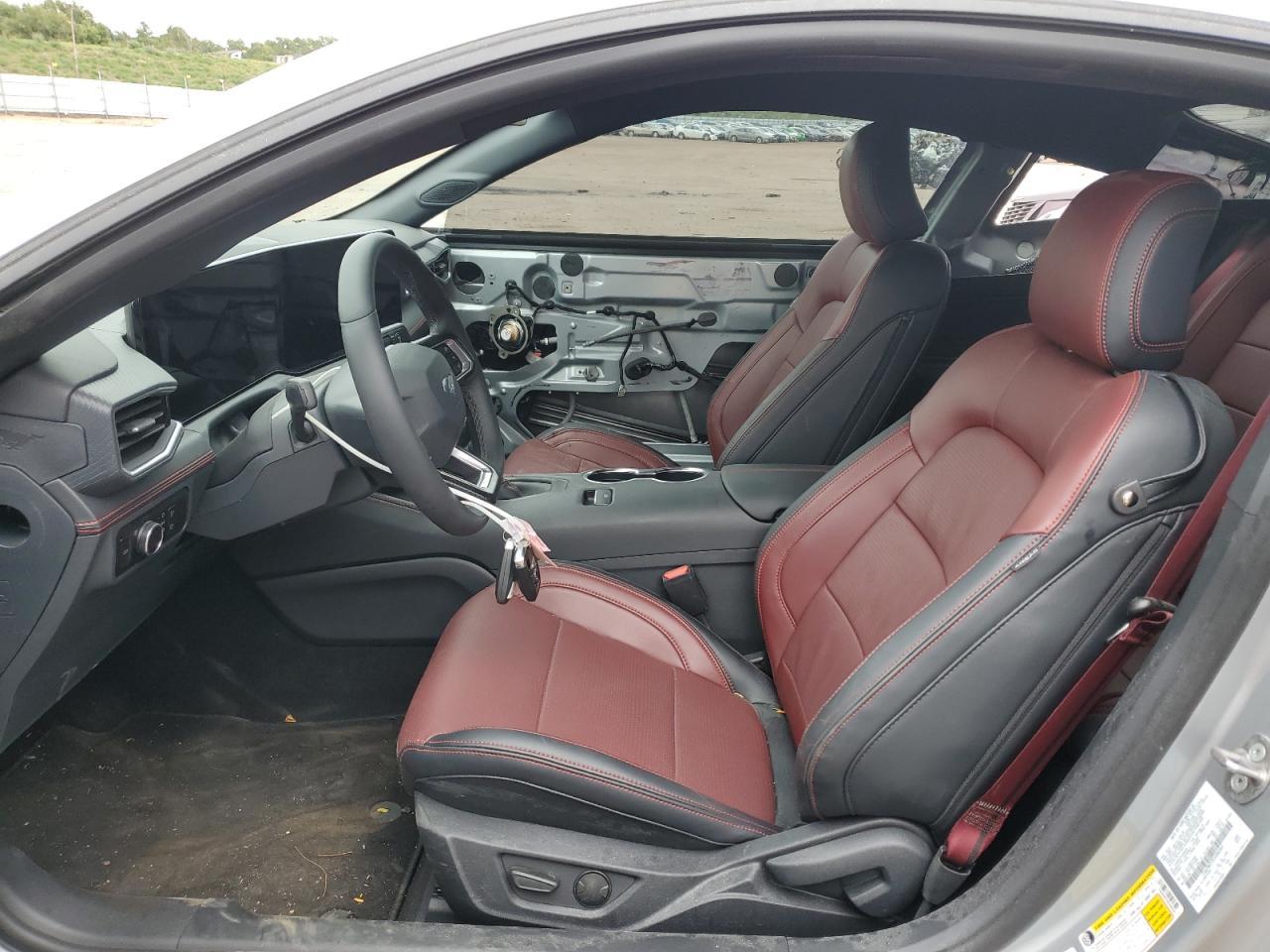 2025 FORD MUSTANG