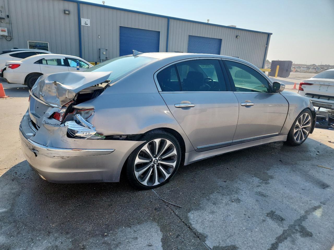 2013 HYUNDAI GENESIS