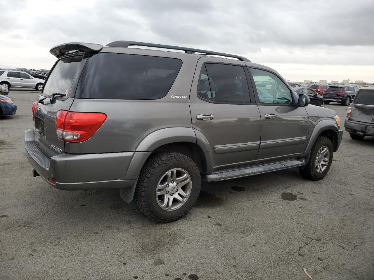 2005 TOYOTA Sequoia