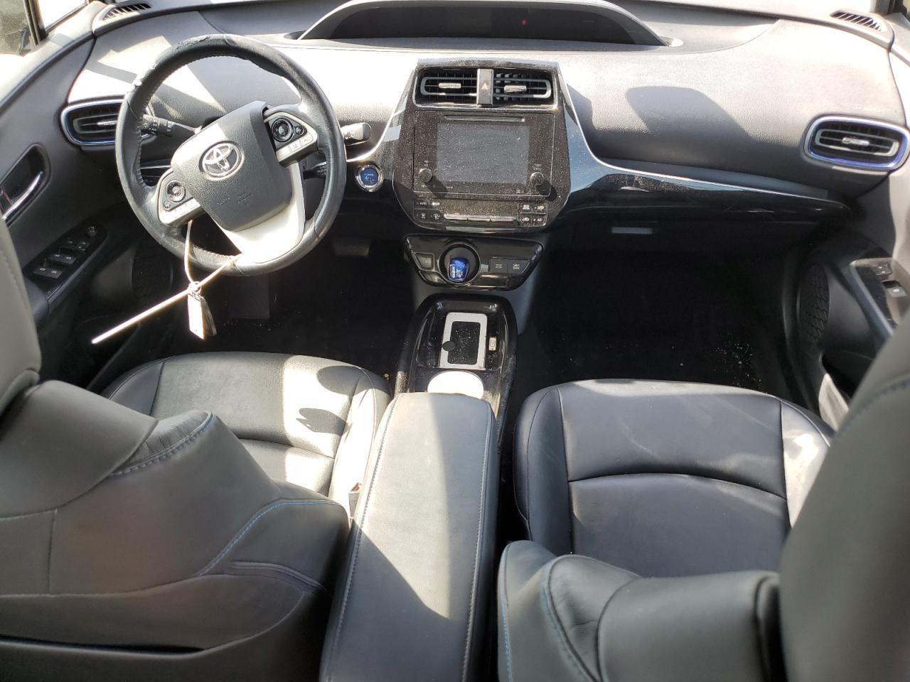 2016 TOYOTA PRIUS